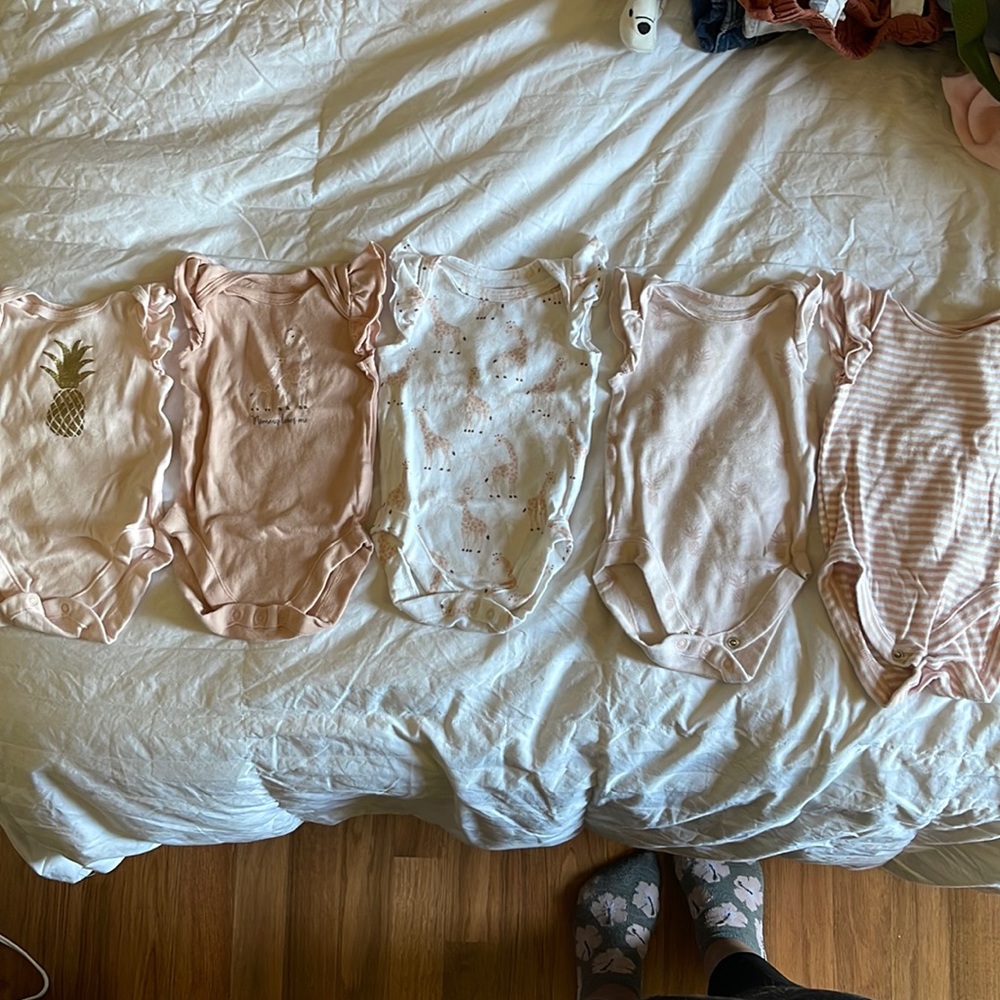 CHILDREN’S PLACE baby girl 5 pack ruffle sleeve onesies size 0-3 months